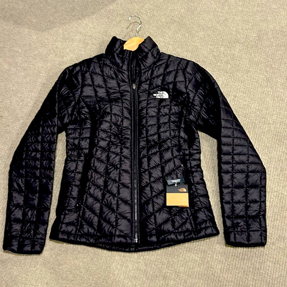 North Face Light Weight winter coat NEVER WORN